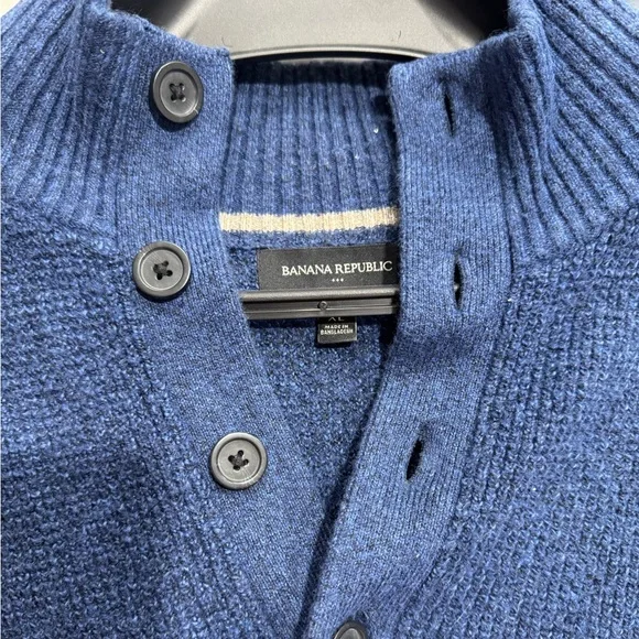 Banana Republic Factory Men's Sweater - Picture 5 of 6